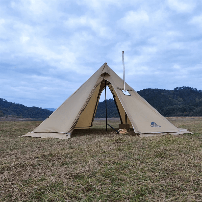 PEAK - Pyramid Tent with Snow Skirt Chimney