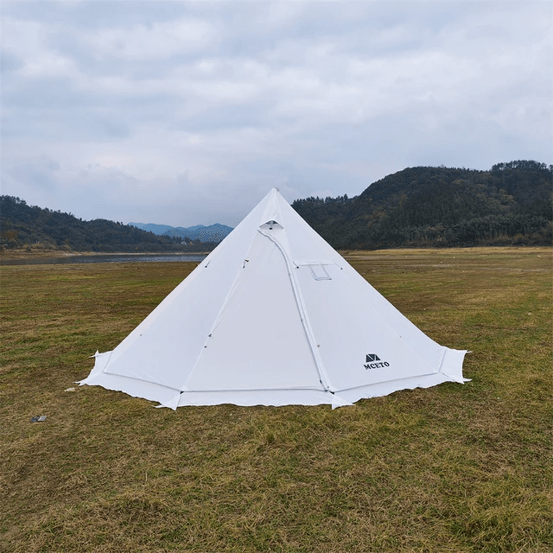 PEAK - Pyramid Tent with Snow Skirt Chimney